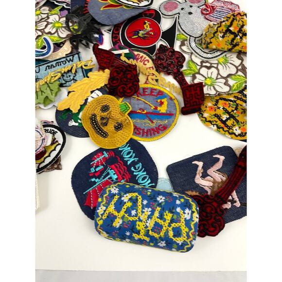 150 PC Assorted Sewing Applique Patches Iron on Sew On NEW Mixed Sequin Crafting - Picture 10 of 16